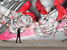 Top global destinations for amazing street art.