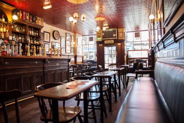 The Bow Bar, Edinburgh, Scotland The Bow Bar, Edinburgh, Scotland