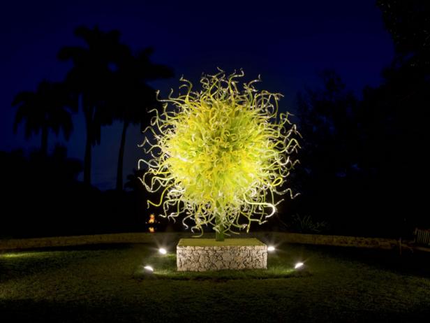 A sculpture in the exhibition Chihuly in the Garden A sculpture in the exhibition Chihuly in the Garden