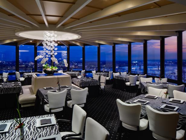 Twilight at RIVUE restaurant in Louisville, Kentucky Twilight at RIVUE restaurant in Louisville, Kentucky