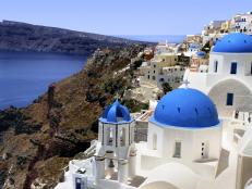See the caldera for yourself and enjoy the local food, culture and picture-perfect sights during a weekend getaway to Santorini.
