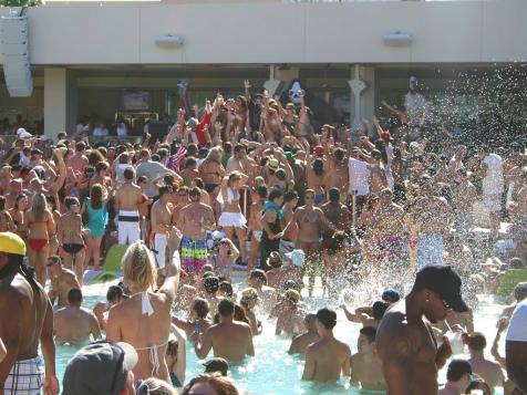 Vegas' Extreme Pool Scene