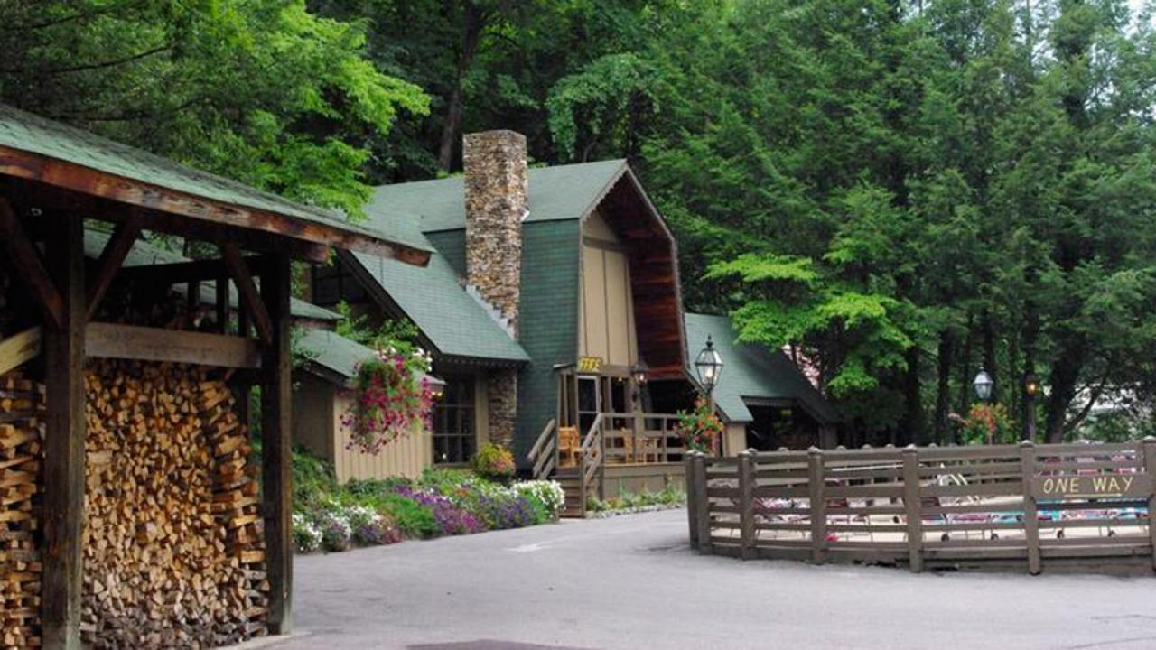 5 Best Places to Stay in Gatlinburg | GAC