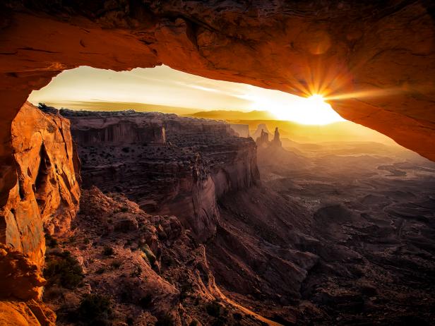 daybreak in canyonlands utah daybreak in canyonlands utah