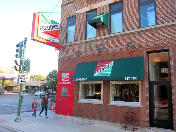 Exterior of Freddie's Pizza in Chicago, Illinois
