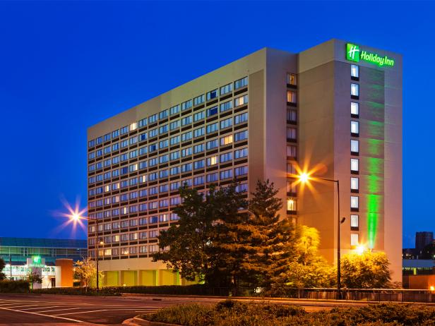 holiday inn, downtown, exterior, hotel, knoxville, tennessee