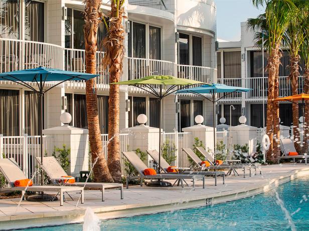 b resort and spa, pool, chairs, orlando, florida
