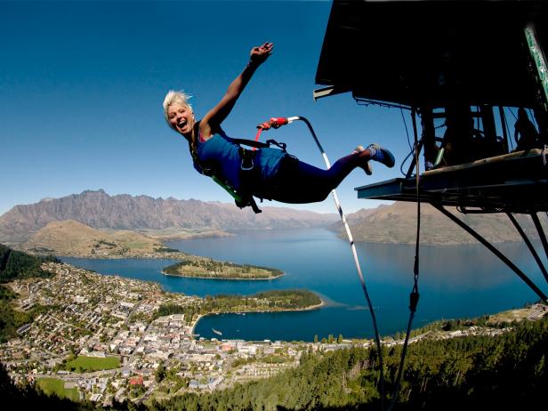 Lake Wakatipu, Queenstown, bungee jump, New Zealand Lake Wakatipu, Queenstown, bungee jump, New Zealand