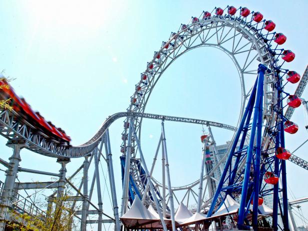 Thunder Dolphin, roller coaster, Tokyo, Japan Thunder Dolphin, roller coaster, Tokyo, Japan