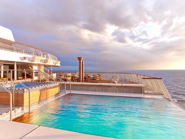 Viking Star, Aquavit Terrace, infinity pool Viking Star, Aquavit Terrace, infinity pool