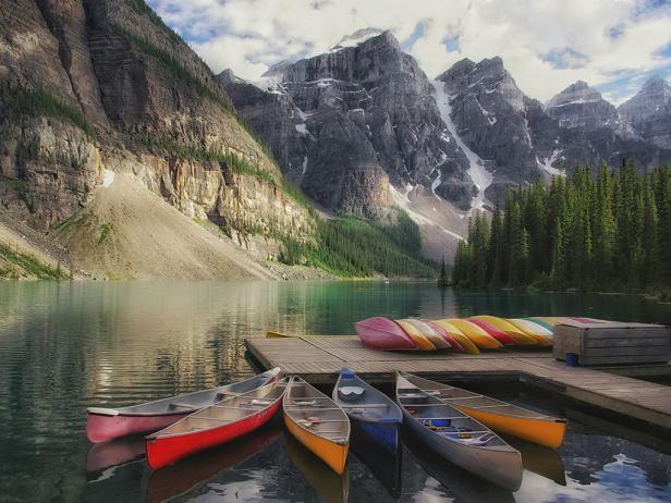 Moraine Lake in Banff National Park in Alberta, Canada Moraine Lake in Banff National Park in Alberta, Canada