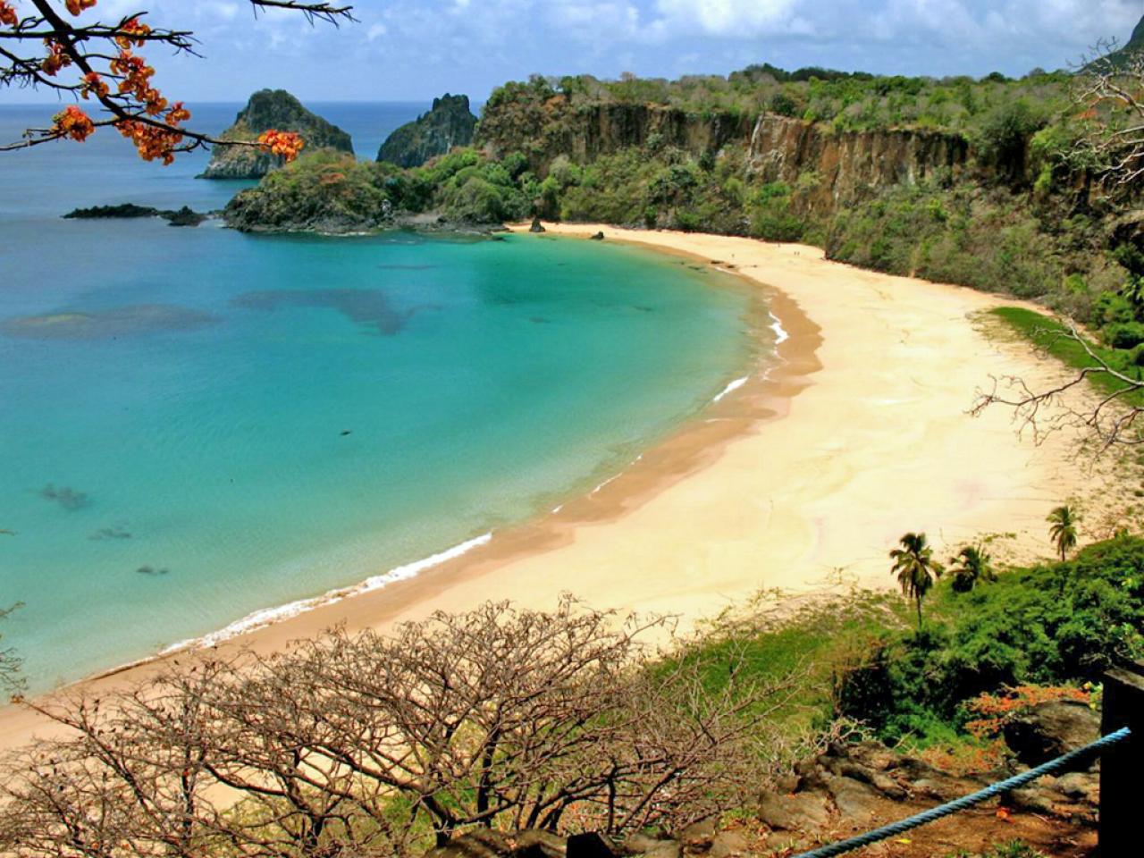 Nice weather, a quiet beach and exciting chess battles in Brazil