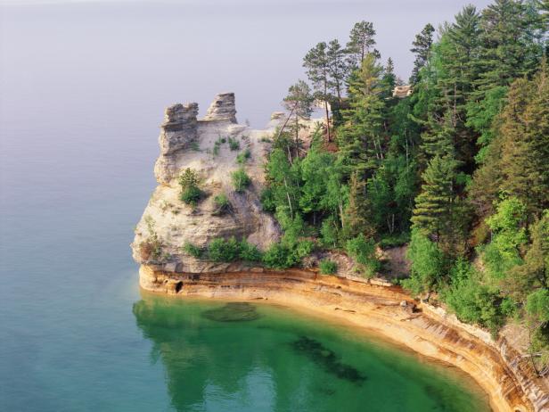 Miner's Castle in Pictured Rocks National Seashore, Lake Superior, Upper Peninsula, Michigan, USA