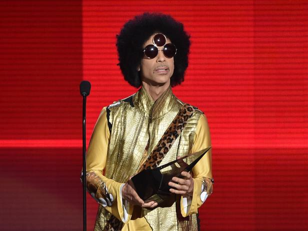  Musician Prince speaks onstage during the 2015 American Music Awards at Microsoft Theater on November 22, 2015 in Los Angeles, California.  