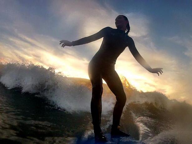 Kinga Philipps Surfing in Malibu