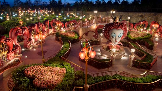 Wonderland Maze at Disney Land Shanghai