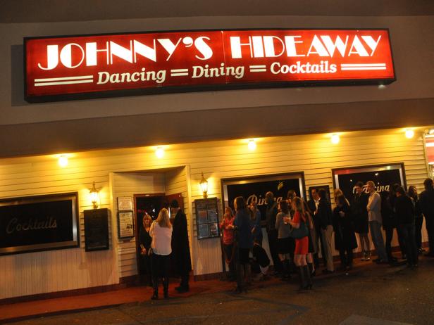  Johnny's Hideaway