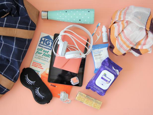 21 Travel Essentials You Must Carry!