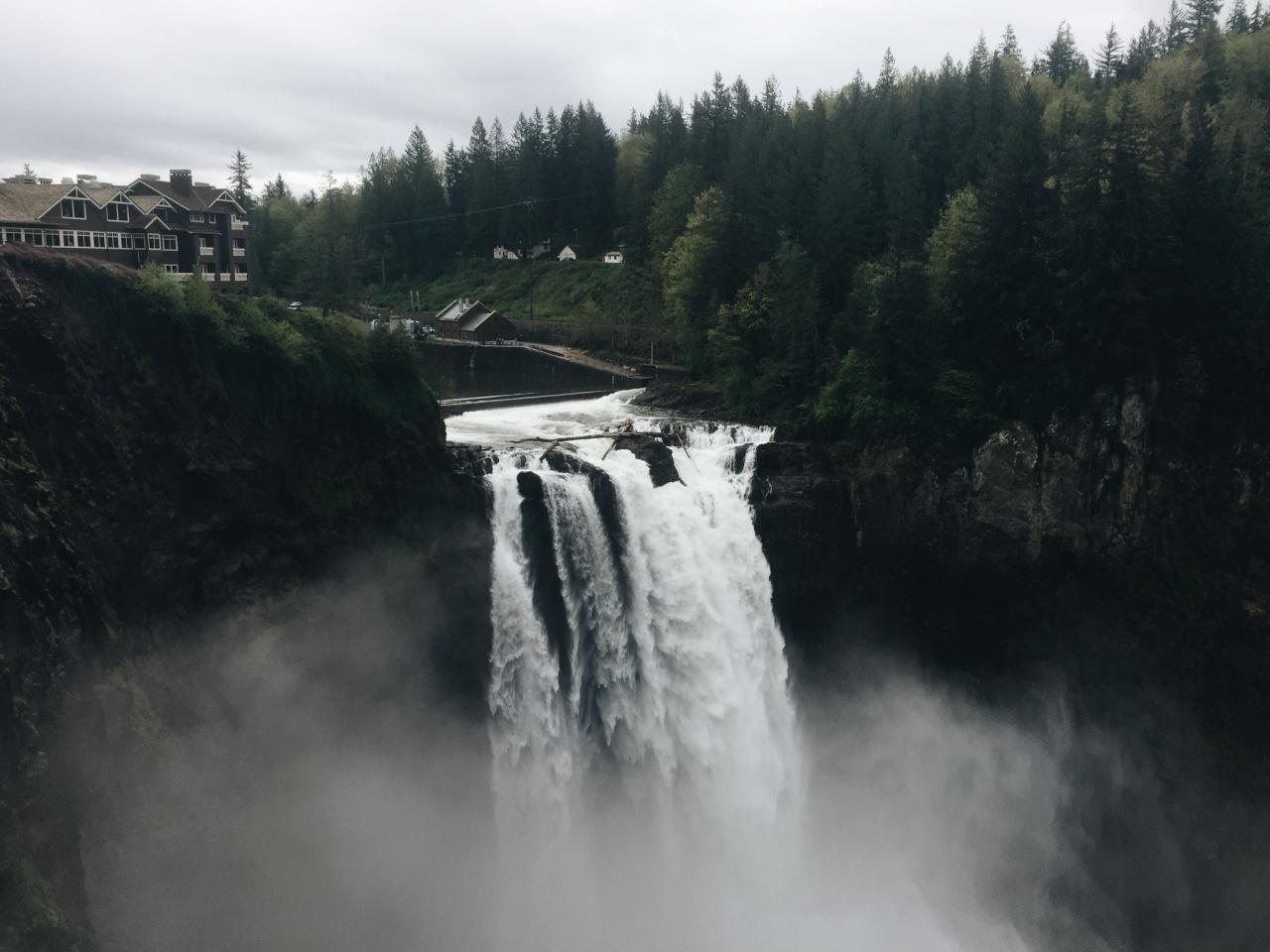 How To Have A Spooky Twin Peaks Day Trip From Seattle