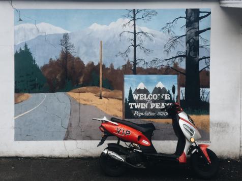 How To Have A Spooky Twin Peaks Day Trip From Seattle