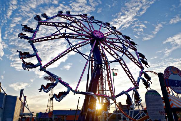 The Endeavor is one of several popular rides at this seaside park on Coney Island, which also features several aquatic attractions.