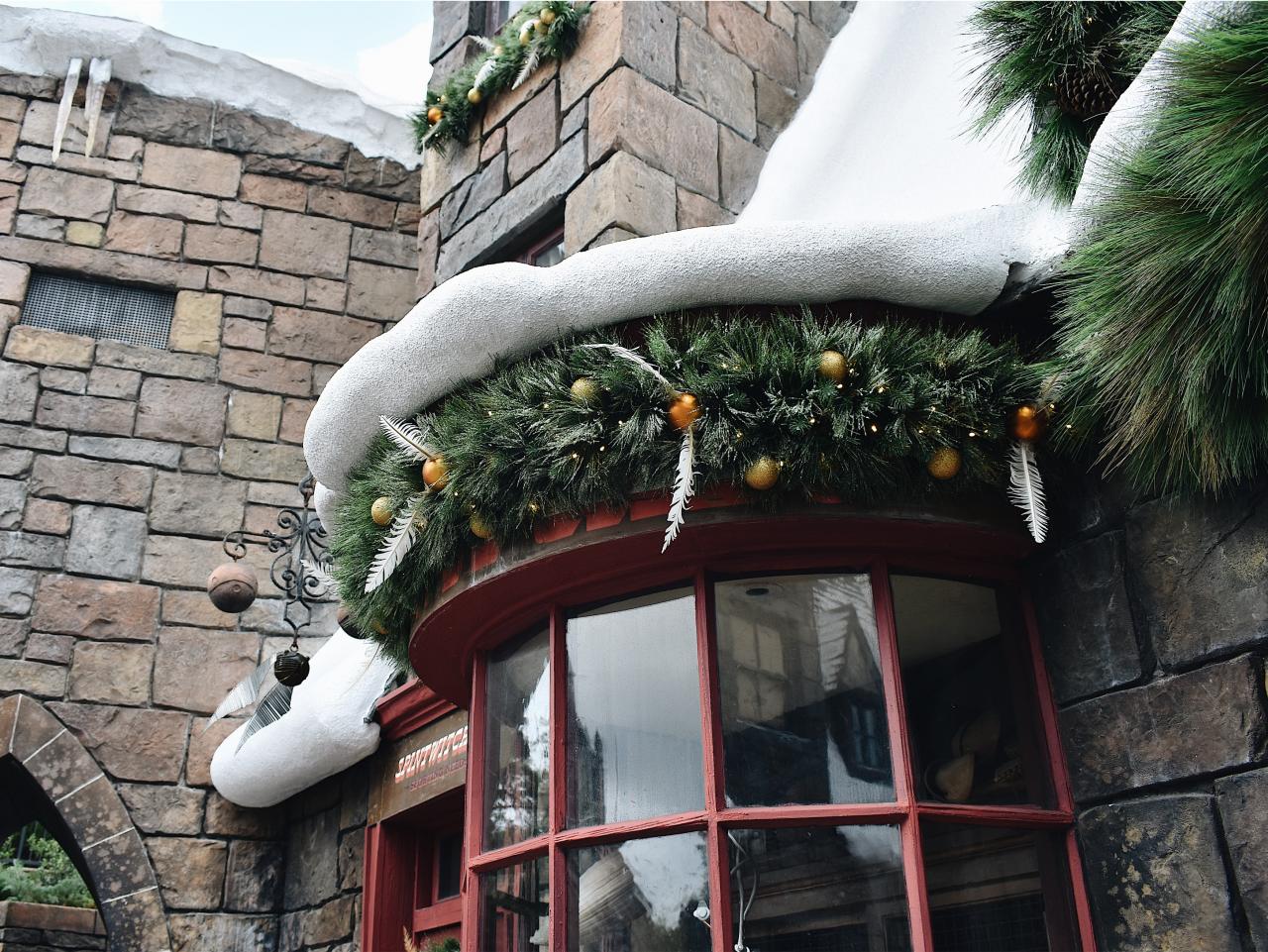 Christmas in The Wizarding World of Harry Potter - L.A. Parent