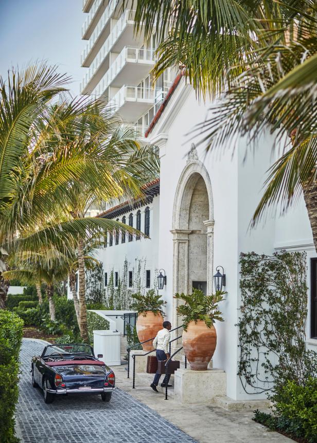 The entryway of the Four Seasons Hotel at the Surf Club in the quiet, sophisticated town of Surfside typifies the vintage elegance of the original 1930 getaway for celebrities like Gary Cooper and Elizabeth Taylor. In 2017 The Surf Club was ushered into the 21st century with a stunning Richard Meier expansion, seen to the left of the entrance. Coming soon: a Thomas Keller restaurant that joins the classic Italian spot Le Sirenuse.