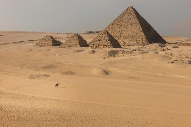 The Giza Pyramids & Sphinx, Josh Gates, Expedition Unknown