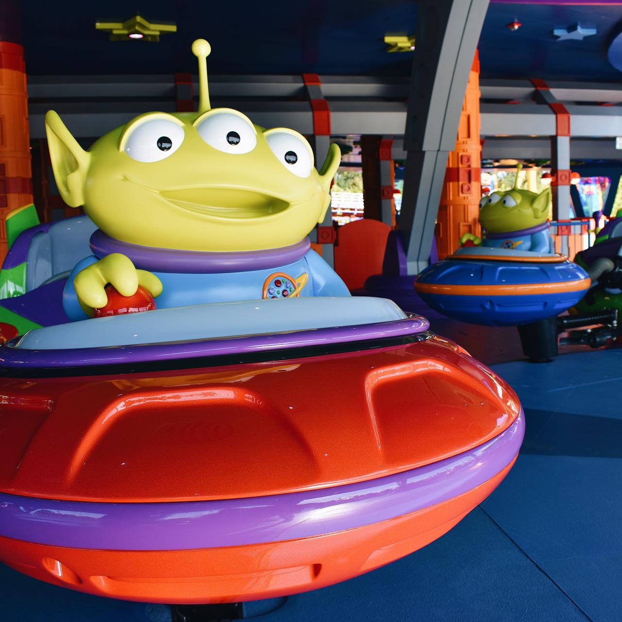 https://travel.home.sndimg.com/content/dam/images/travel/fullrights/2018/6/29/CI_DeanneRevel_AlienSaucer_ToyStoryLand.JPG.rend.hgtvcom.1280.1280.suffix/1530278682706.jpeg