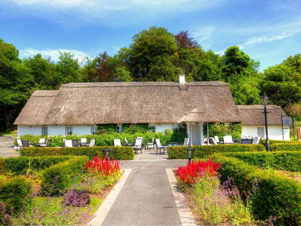 https://travel.home.sndimg.com/content/dam/images/travel/fullrights/2019/10/29/CI_Ashford-Castle_Cullens-exterior.jpg.rend.hgtvcom.616.462.jpeg