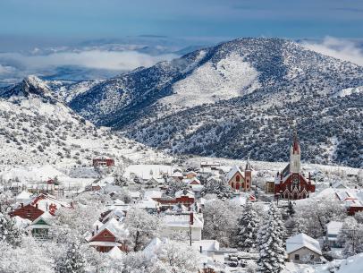 10 Charming Small Towns to Visit for Christmas