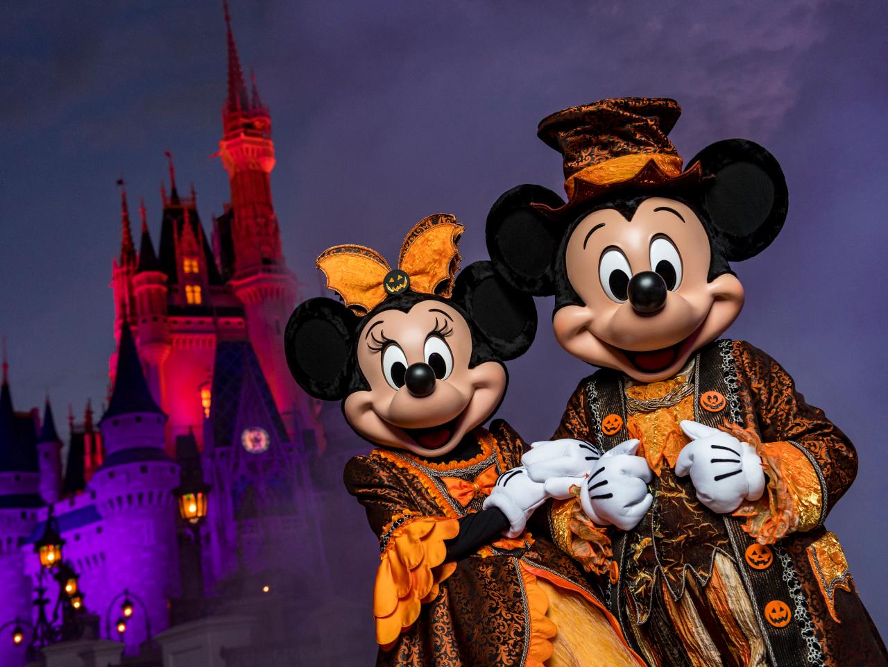 https://travel.home.sndimg.com/content/dam/images/travel/fullrights/2019/9/19/0/CI_WaltDisneyWorld_MickeysNotSoScary_HalloweenatDisney.jpg.rend.hgtvcom.1280.960.suffix/1569085577670.jpeg