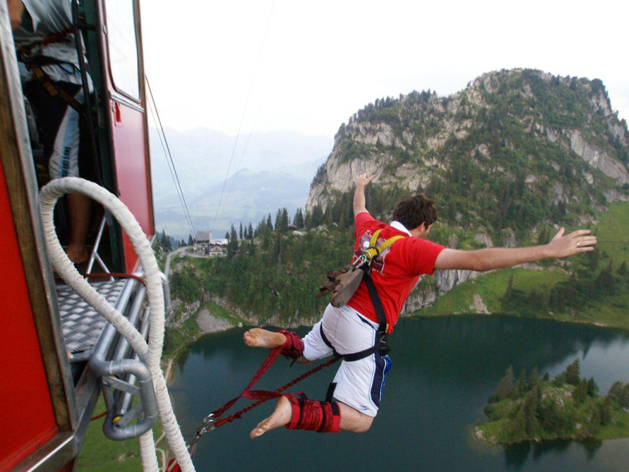 Bungee Jump 65 m – Cia Aventura