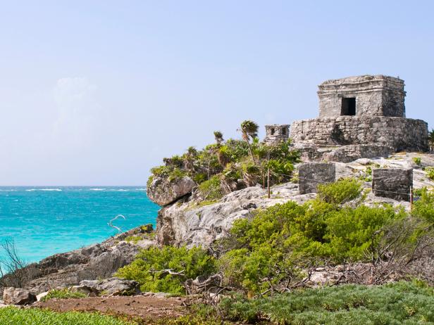  'Ancient mayan ruins in Tulum, Mexico'