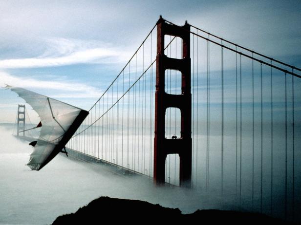  'Hang glider in San Francisco, California'