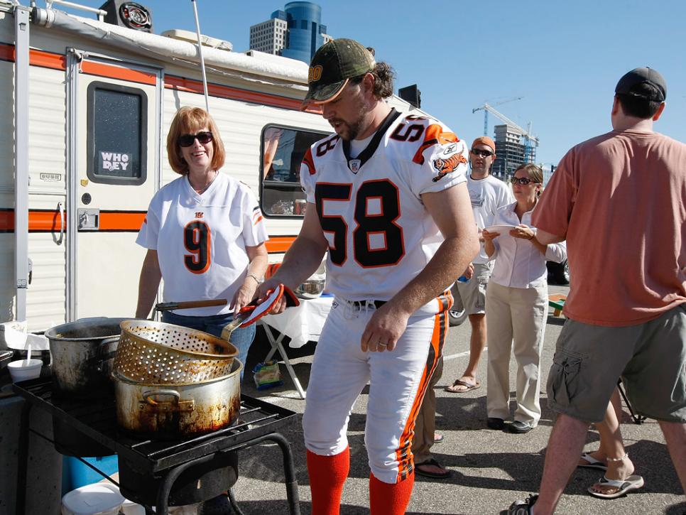 Extreme NFL Tailgating | Travel Channel