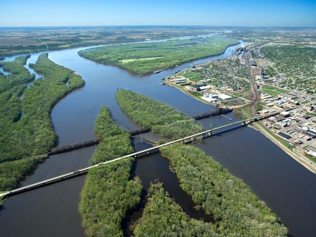  'Aerial view of Mississippi River, Iowa'