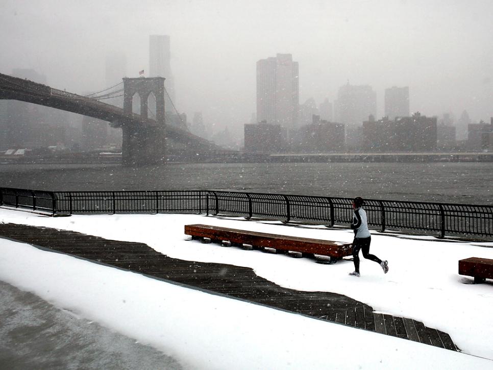 Brooklyn Bridge in the morning snow