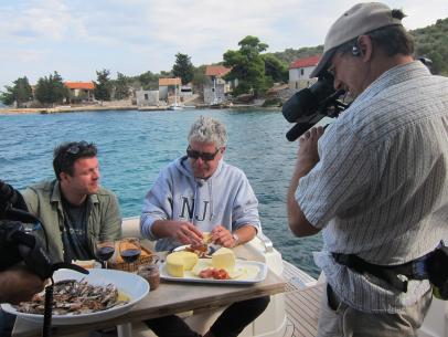 Tony Bourdain eats lunch in Croatia