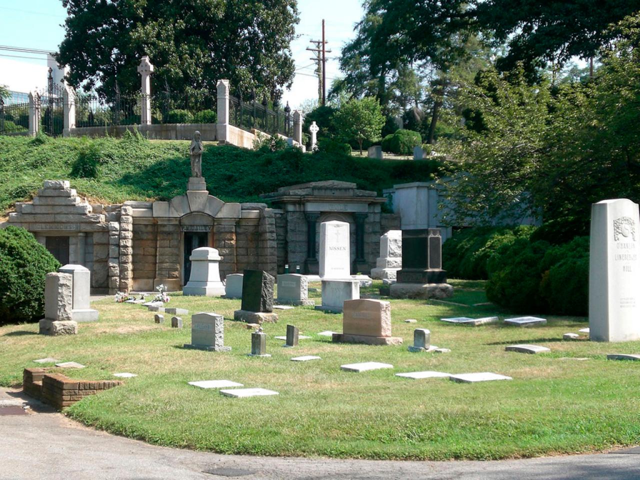 image.title Scary Ghost Stories Tours - Haunted Cemetaries - Travel Channel