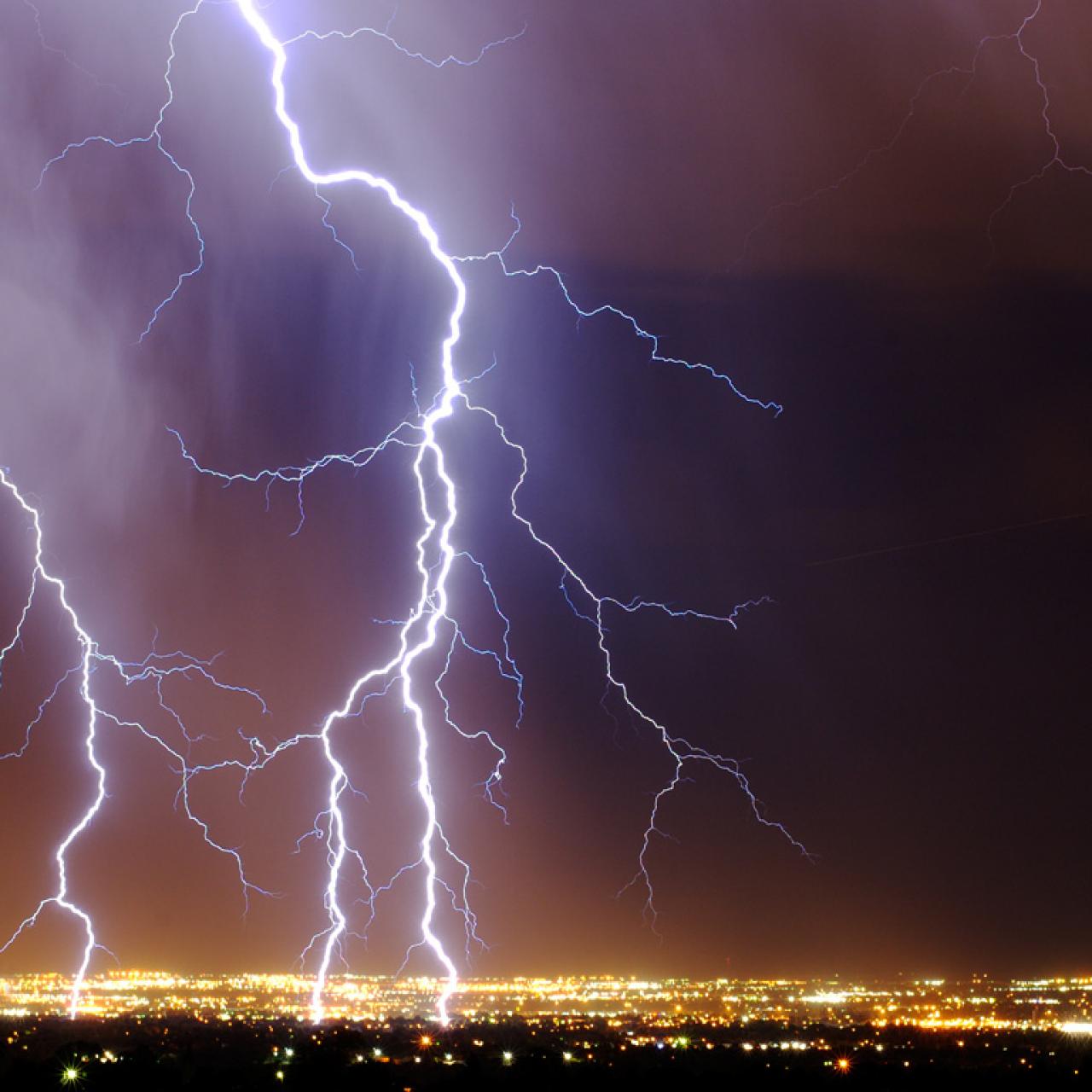 How to Do TikTok's Storm-Cloud Trend For Halloween