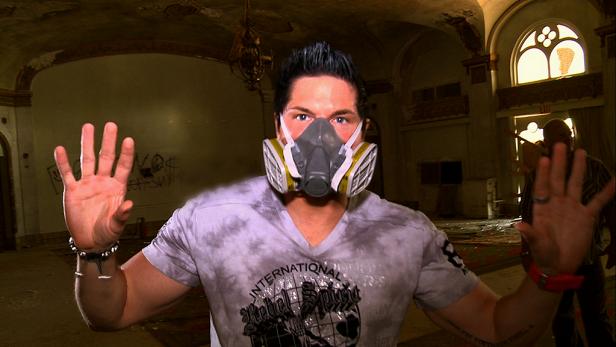 Zak bagans 2025 always wears mask