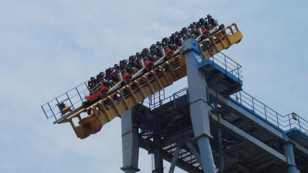 Cyclone Worlds Scariest Roller Coaster - costume for couples