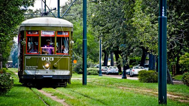 Things to do in New Orleans - St. Charles Streetcar