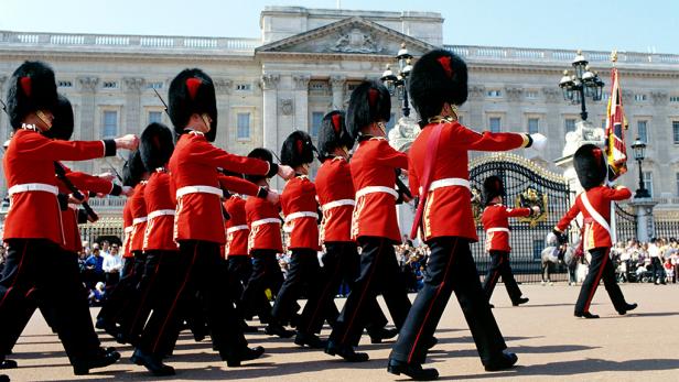 Buckingham Palace : Greatest Mysteries : Travel Channel 