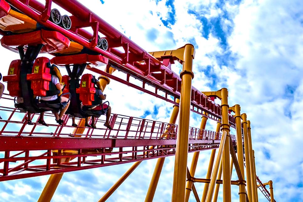 Ednör L'Attaque rollercoaster at Six Flags La Ronde