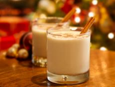 Turkey, apple cider, candy canes, Christmas cookies, gingerbread, fruitcake are typical traditional foods served during the holidays in the US. But eggnog – made with milk, cream, sugar and whipped eggs – is a popular holiday treat, too. Add brandy, rum or bourbon to warm cold spirits and garnish with cinnamon or nutmeg for a decorative touch.