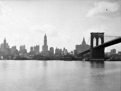 Lower Manhattan with the Brooklyn Bridge in New York City