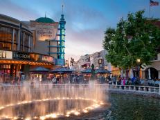 <p>Take a trip to the top 10 shopping malls in the US.</p>