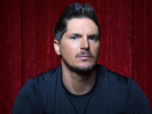 Er 47-år gammel 183 cm høj Zak Bagans i 2024